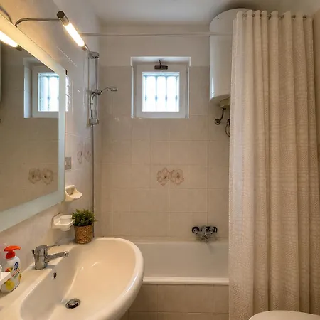 Apartment Casa Leima - Larihome A83